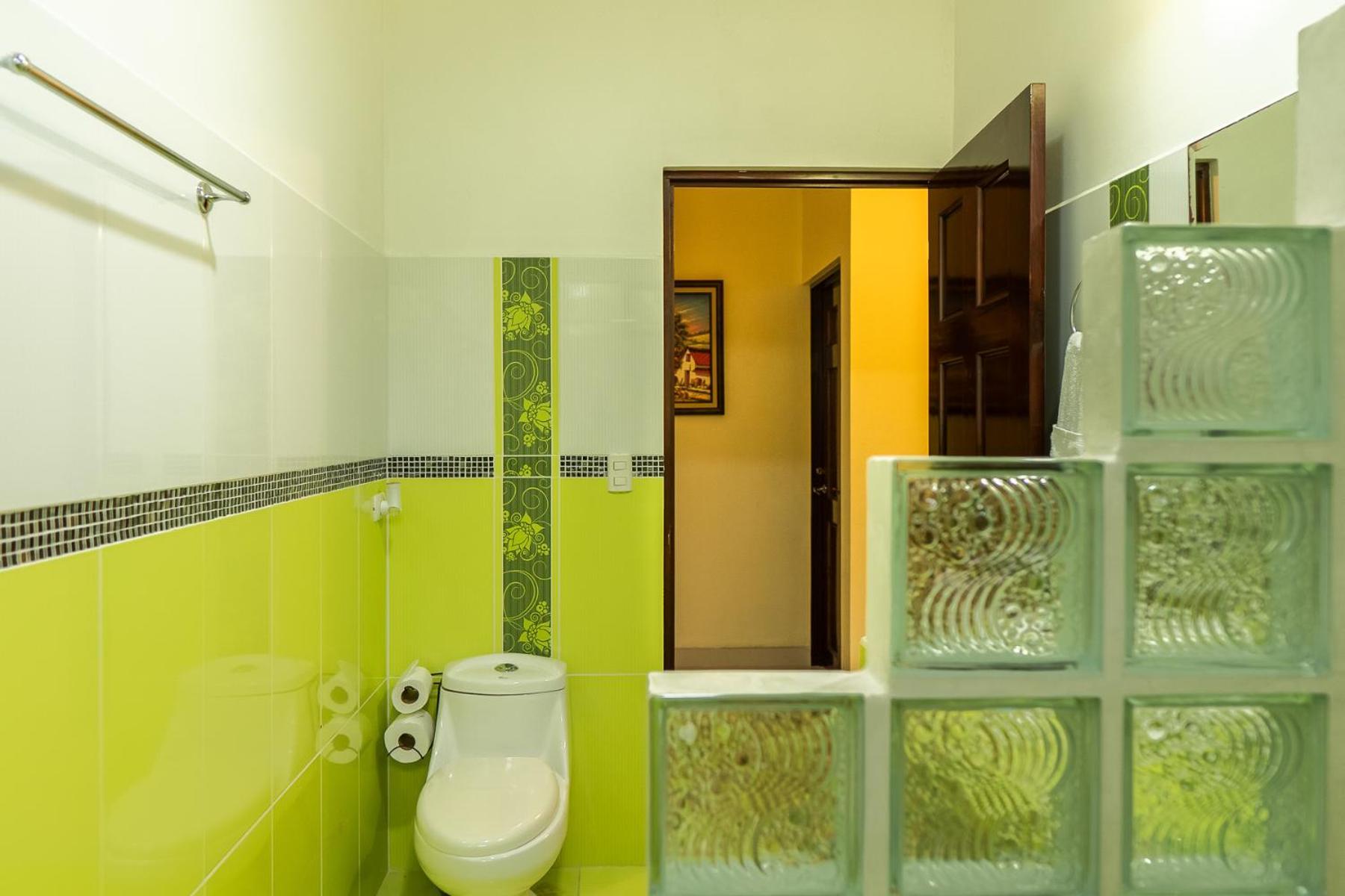 Yellow House เกโปส ภายนอก รูปภาพ