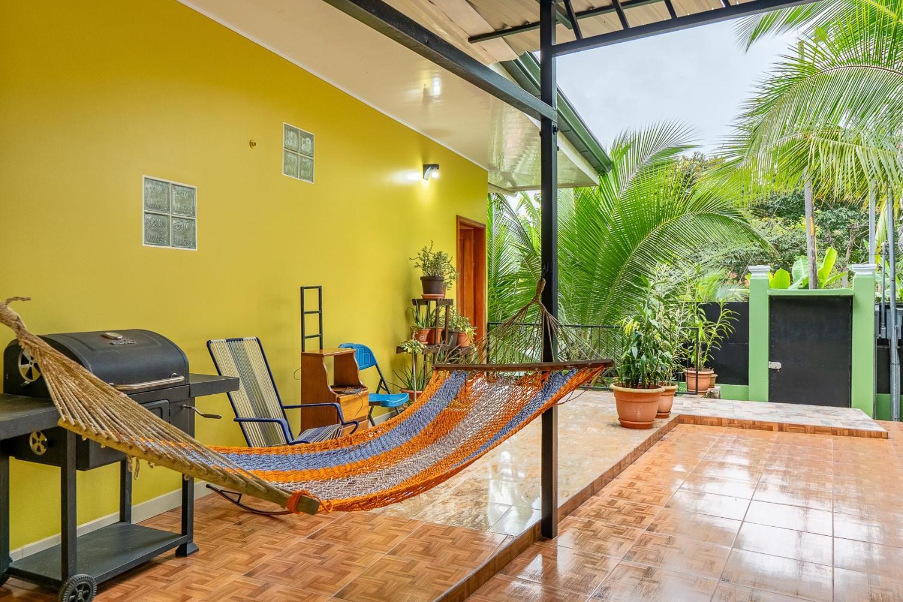 Yellow House เกโปส ภายนอก รูปภาพ
