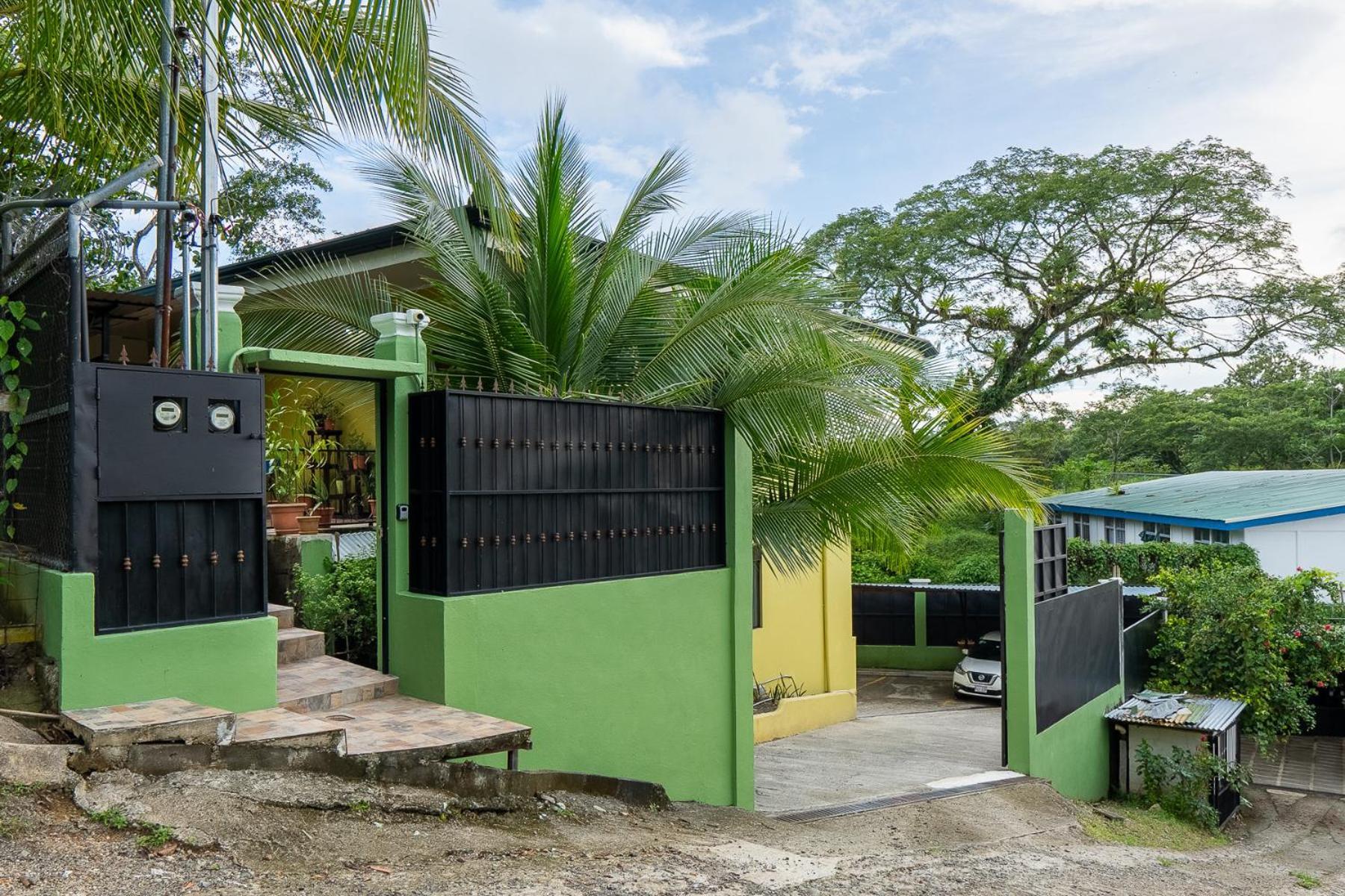 Yellow House เกโปส ภายนอก รูปภาพ